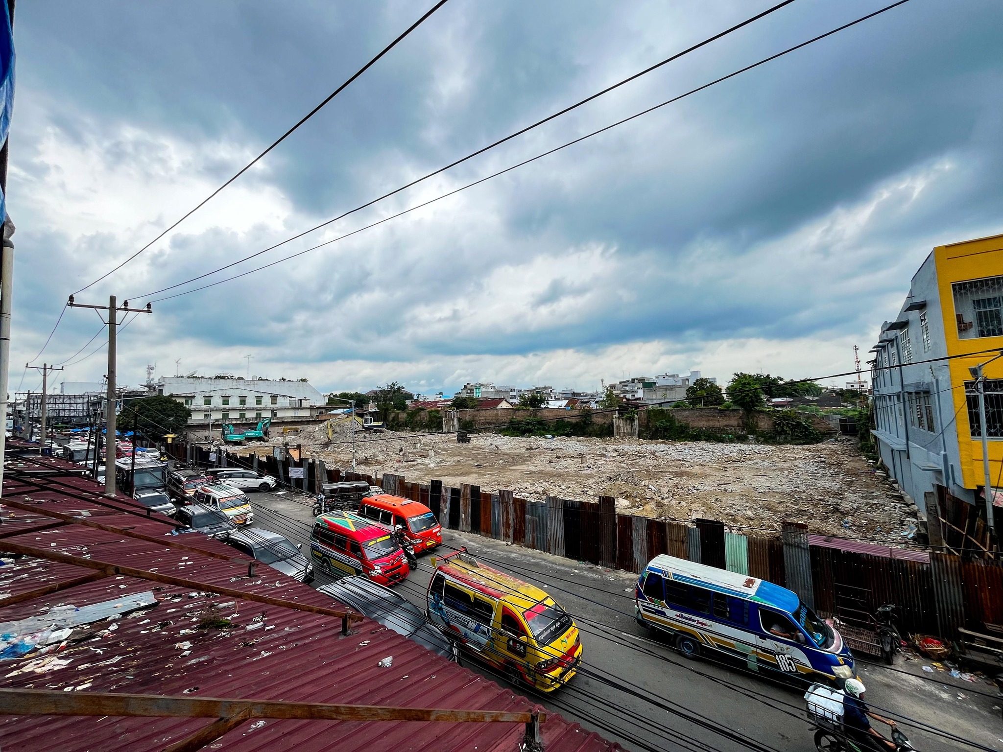 Perobohan Gedung IV Pasar Horas Berlanjut ke Pembongkaran Fondasi