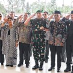 Wali Kota Wesly Didampingi Ny Liswati Hadiri Syukuran Penganugerahan Gelar Pahlawan Nasional kepada Tuan Rondahaim Saragih